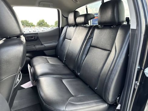 Used 2023 Toyota Tacoma SR AWD/4WD image 21