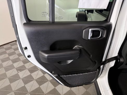 Used 2024 Jeep Wrangler Unlimited Rubicon 4xe AWD/4WD image 24