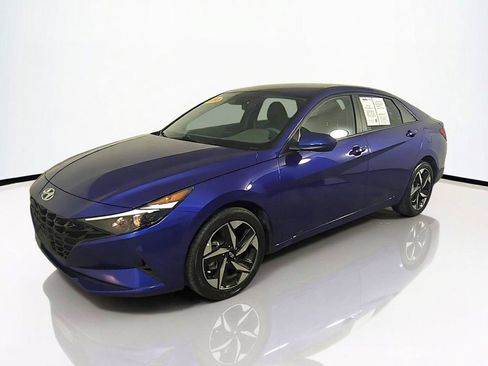 Used 2023 Hyundai Elantra SEL w/ Convenience Package FWD image 9