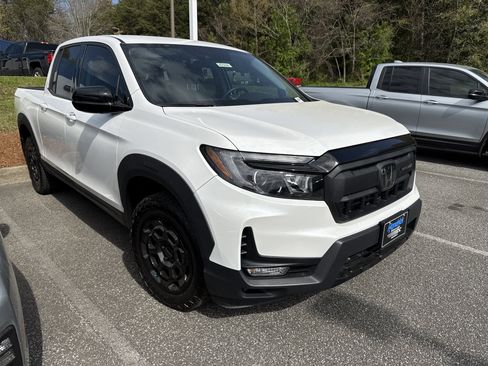 Used 2025 Honda Ridgeline Sport+ image 2