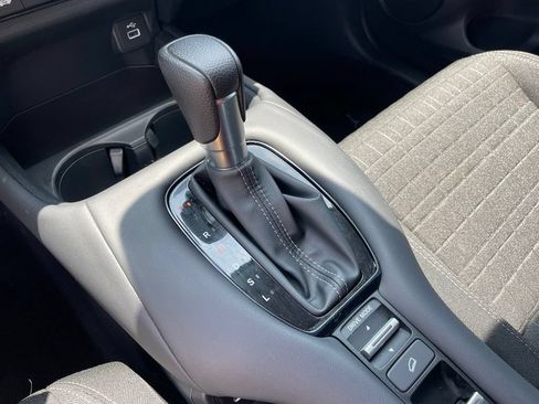 Used 2025 Honda HR-V LX image 18