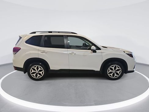Used 2021 Subaru Forester Premium w/ Popular Package #1 AWD/4WD image 4