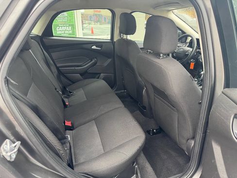 Used 2015 Ford Focus SE image 9