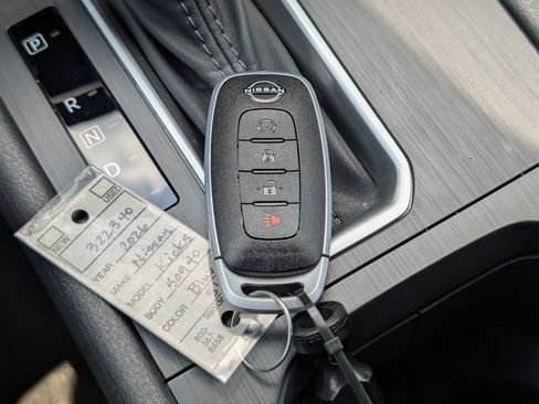 Used 2026 Nissan Kicks SV FWD image 34