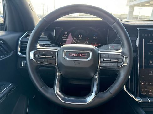 Used 2025 GMC Acadia Elevation image 17