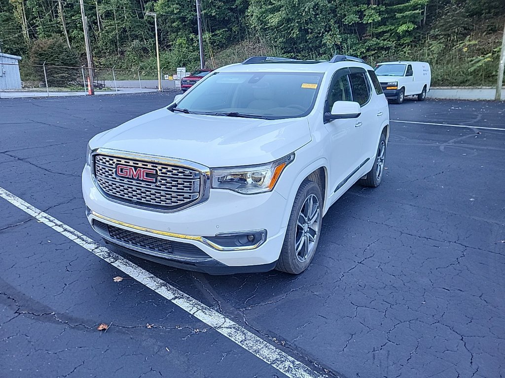 Used 2019 GMC Acadia Denali w/ Technology Package AWD/4WD image 2