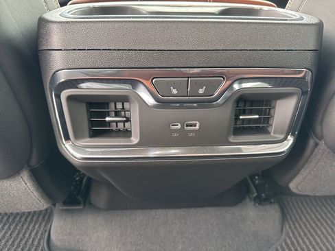 Used 2024 GMC Sierra 1500 Denali Ultimate AWD/4WD image 18