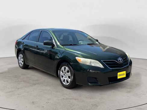 Used 2011 Toyota Camry LE FWD image 7