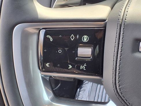 New 2025 Land Rover Range Rover Long Wheelbase SE image 16