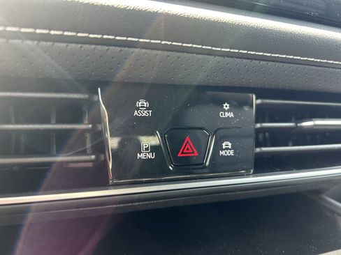 New 2025 Volkswagen Atlas Cross Sport SEL image 23