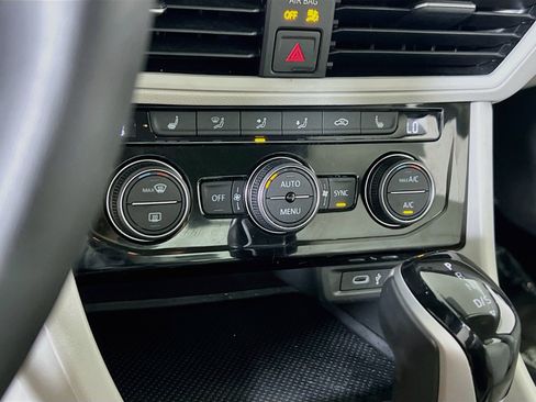 Used 2023 Volkswagen Jetta SE FWD image 15