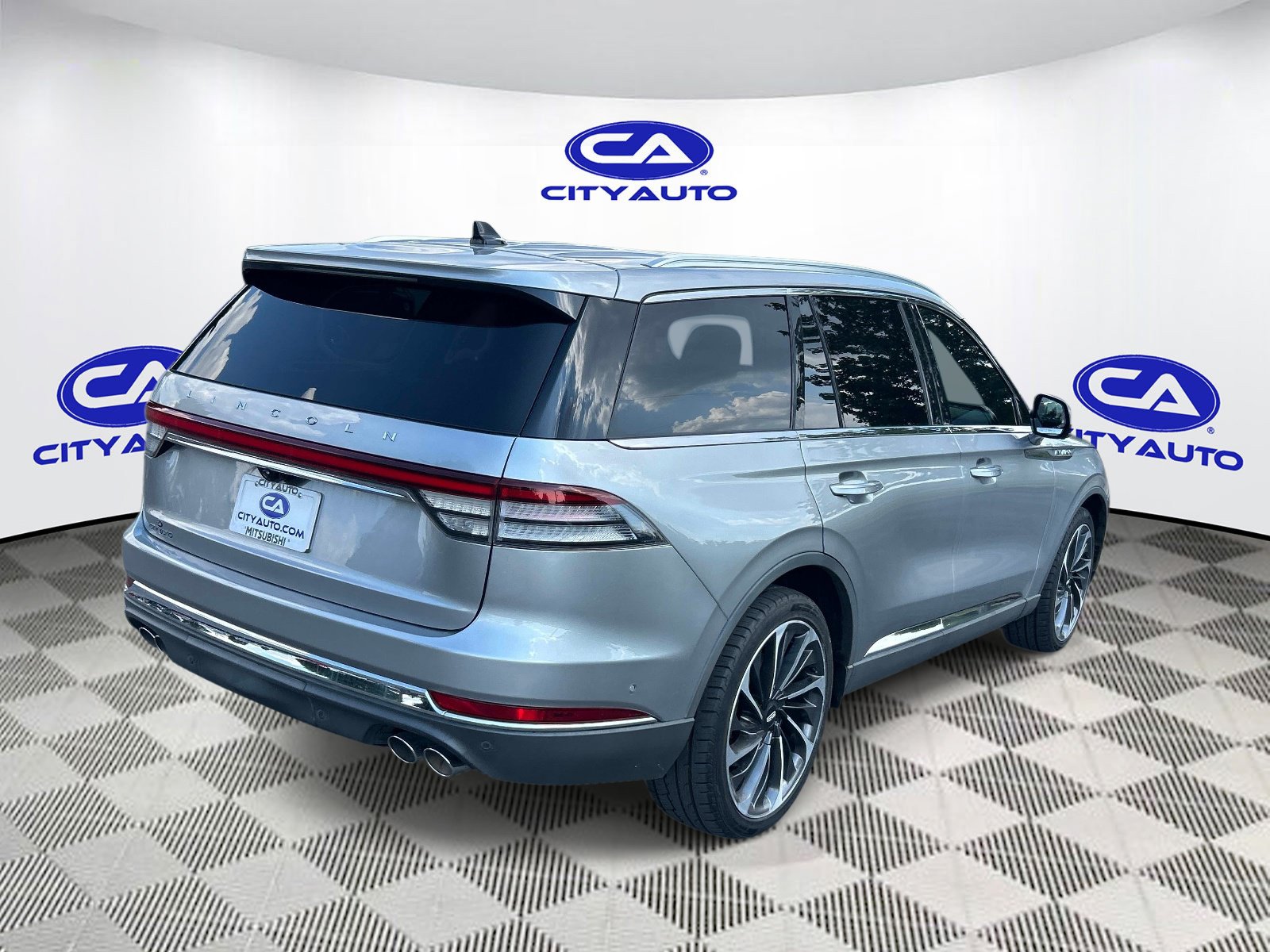 Used 2021 Lincoln Aviator Reserve w/ Equipment Group 202A AWD/4WD image 3