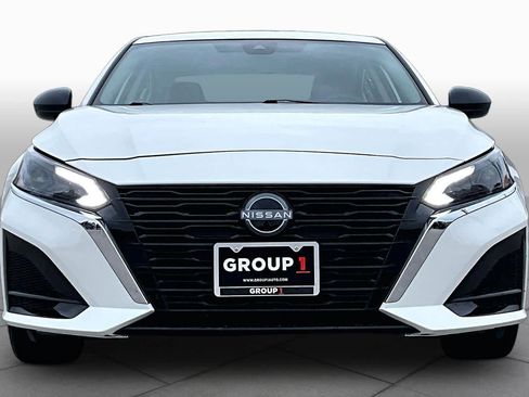 Used 2025 Nissan Altima 2.5 SV FWD image 4