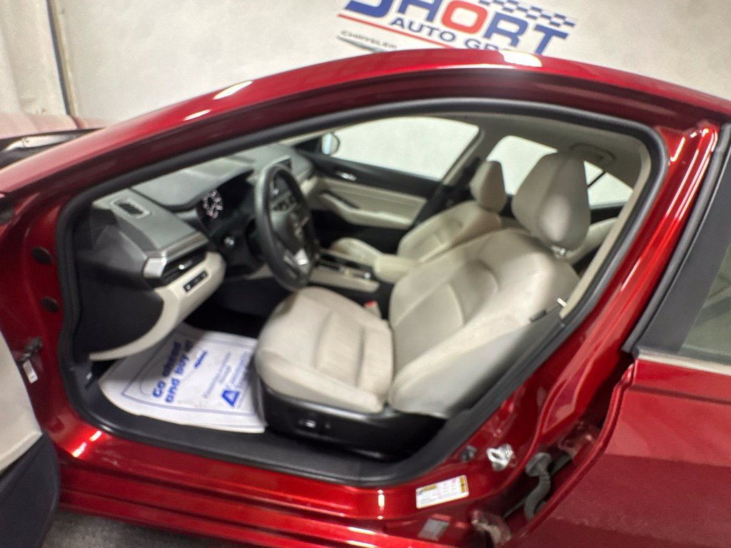 Used 2025 Nissan Altima 2.5 SV FWD image 15
