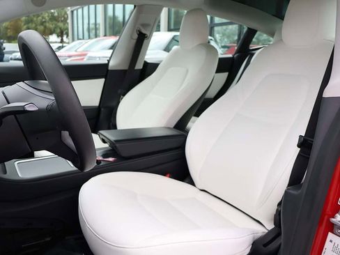 Used 2021 Tesla Model 3 Standard Range Plus image 30