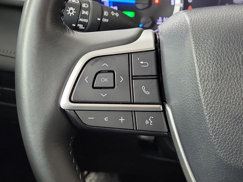 Used 2023 Toyota Highlander XLE image 13