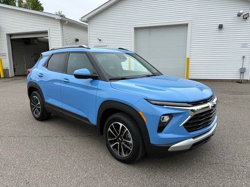 Used 2024 Chevrolet TrailBlazer LT w/ LT Cold Weather Package FWD image 6