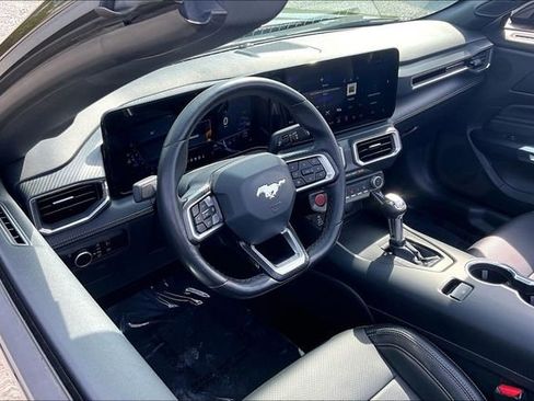 Used 2025 Ford Mustang Premium RWD image 13