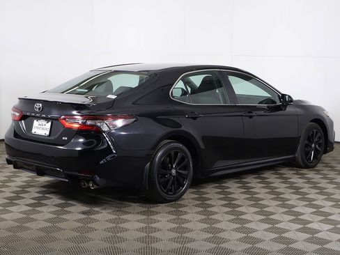 Used 2024 Toyota Camry SE image 9