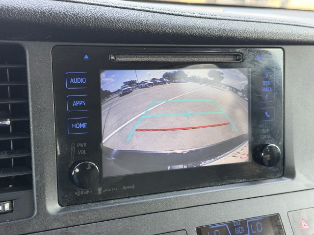 Used 2016 Toyota Sienna XLE FWD image 17
