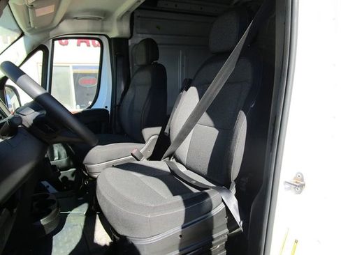 Used 2025 RAM ProMaster 2500 w/ Convenience Group image 11