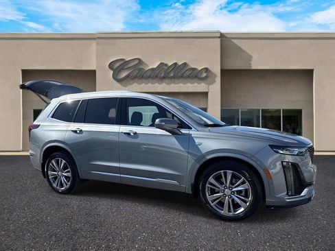 Used 2023 Cadillac XT6 Premium Luxury w/ Technology Package FWD image 1
