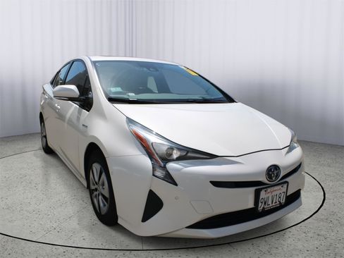 Used 2018 Toyota Prius Four w/ Advanced Technology Package FWD image 1