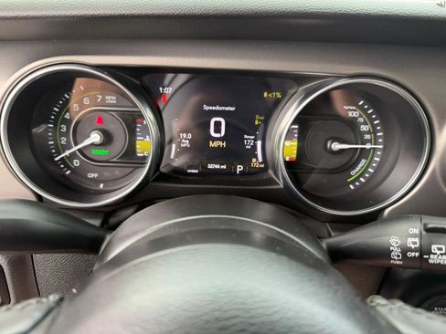Used 2023 Jeep Wrangler Unlimited w/ Cold Weather Group AWD/4WD image 17