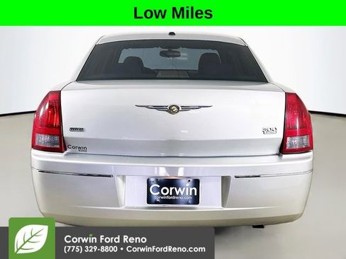 Used 2006 Chrysler 300 Touring w/ Luxury Group image 6