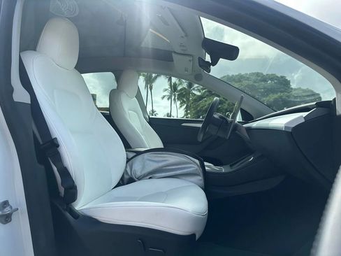 Used 2023 Tesla Model Y Long Range image 9