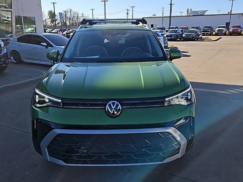 New 2026 Volkswagen Taos SE AWD/4WD image 2