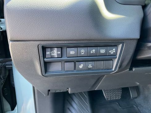 Used 2024 Toyota Tundra Limited AWD/4WD image 10