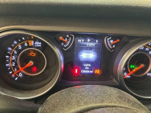 Used 2018 Jeep Wrangler Unlimited Sport S AWD/4WD image 12