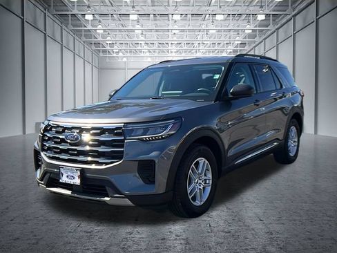 Used 2025 Ford Explorer Active RWD image 7