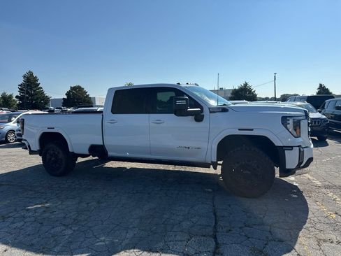 Used 2024 GMC Sierra 2500 AT4 w/ AT4 Premium Plus Package AWD/4WD image 5