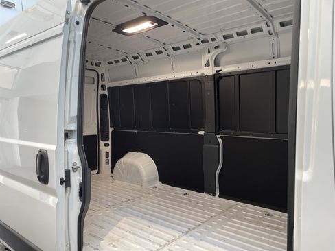 Used 2026 RAM ProMaster 2500 w/ Convenience Group FWD image 30