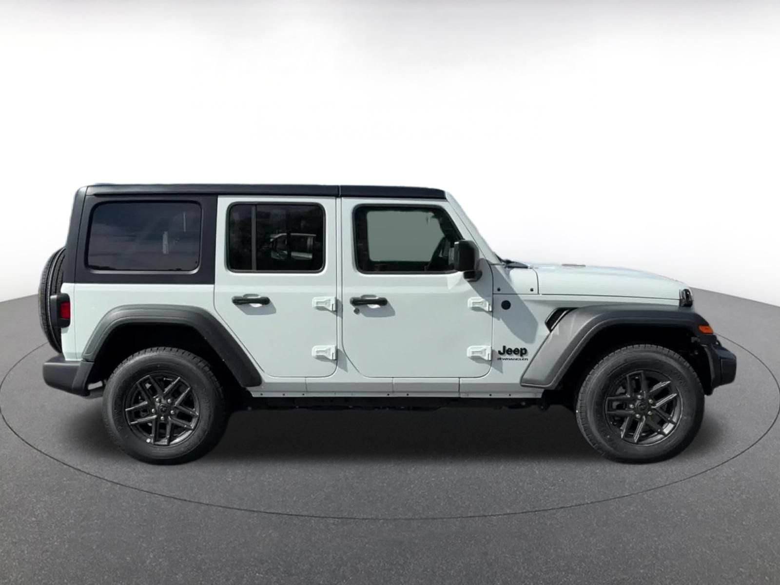 Used 2025 Jeep Wrangler Unlimited Sport AWD/4WD image 15