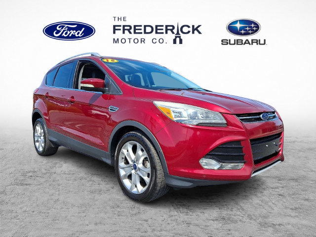 Used 2015 Ford Escape Titanium w/ Equipment Group 301A FWD image 3