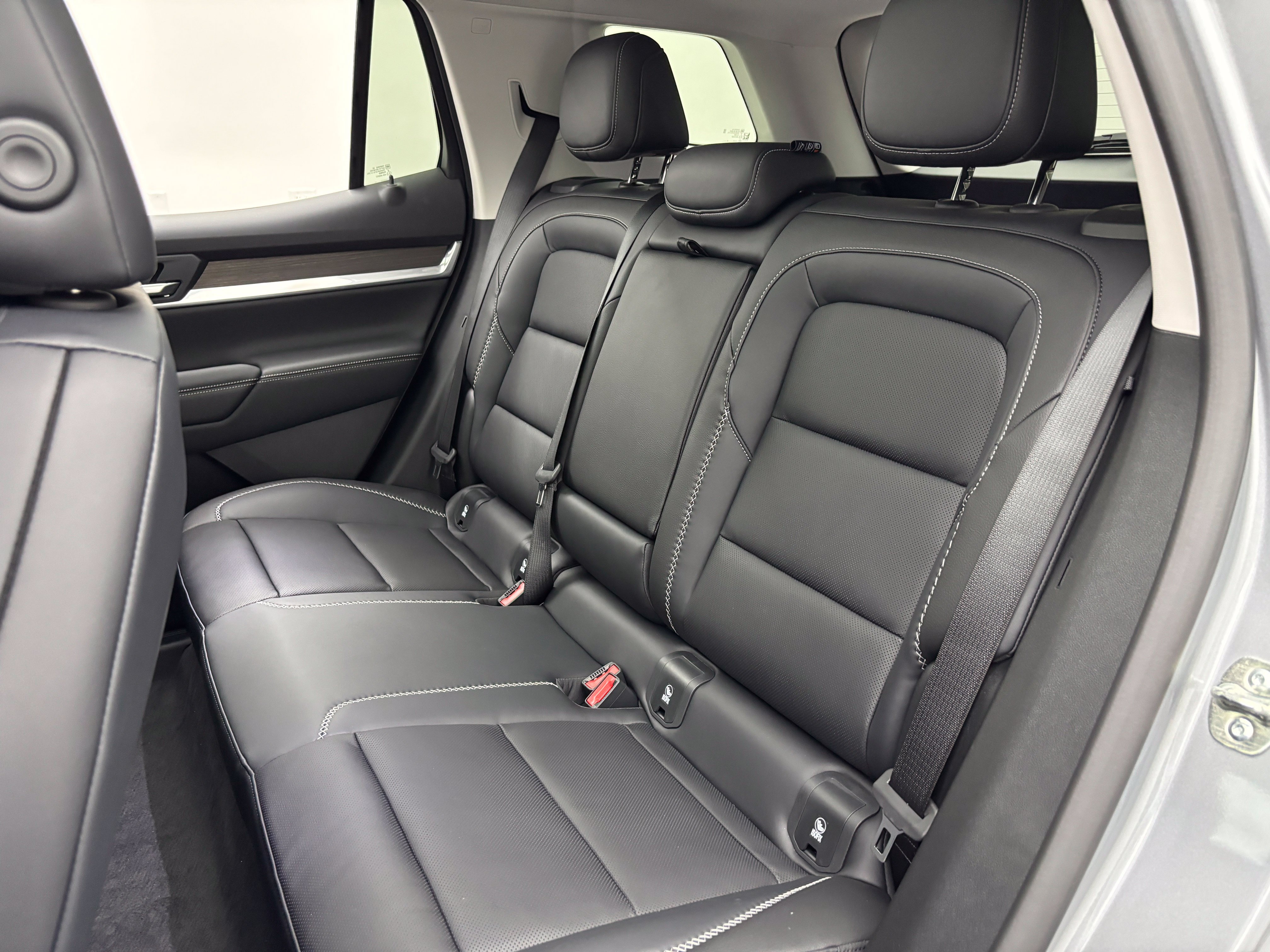 New 2027 GMC Terrain Denali w/ LPO, Floor Liner Package AWD/4WD image 43