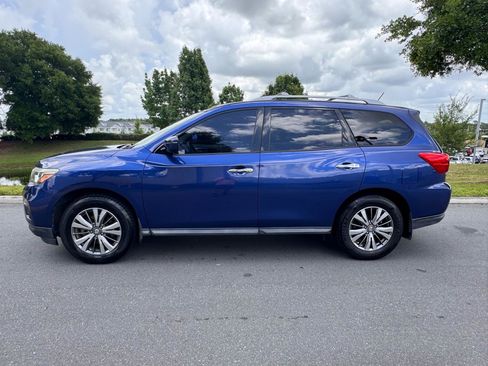 Used 2018 Nissan Pathfinder SV FWD image 6