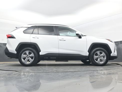Used 2025 Toyota RAV4 XLE w/ Convenience Package image 32