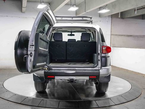 Used 2011 Toyota FJ Cruiser 4WD w/ Convenience Pkg image 25