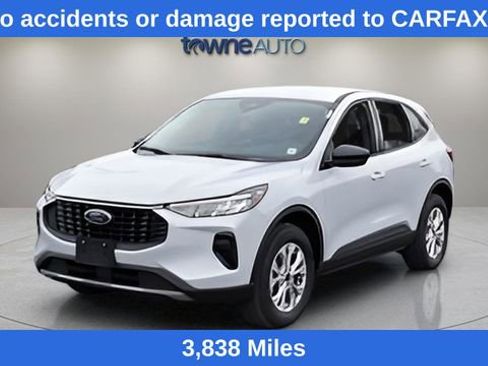 Used 2025 Ford Escape Active w/ Cold Weather Package AWD/4WD image 1