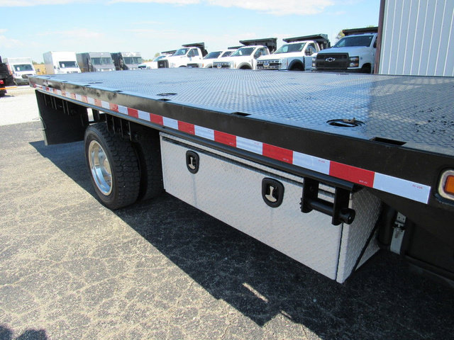 Used 2017 Ford F550 4x4 Regular Cab Super Duty image 17