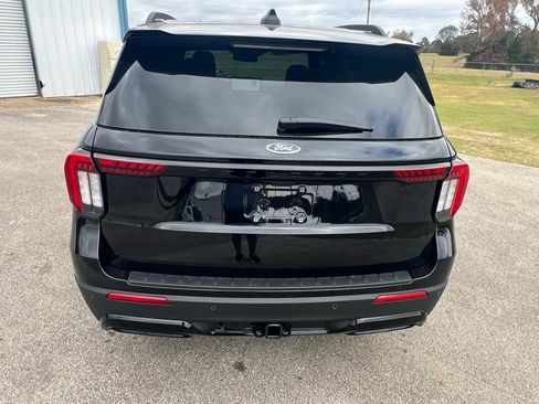 New 2026 Ford Explorer ST-Line w/ ST-Line Street Pack image 4
