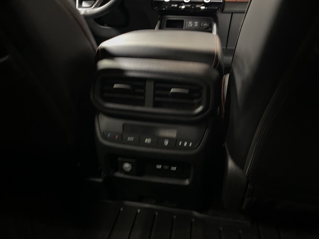 Used 2025 Honda Pilot TrailSport image 16