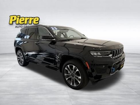 Used 2023 Jeep Grand Cherokee Overland w/ Advanced Protech Group III AWD/4WD image 7