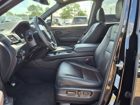 Used 2025 Honda Passport Black Edition image 21