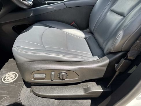Used 2023 Buick Enclave Essence w/ Experience Buick Package FWD image 22