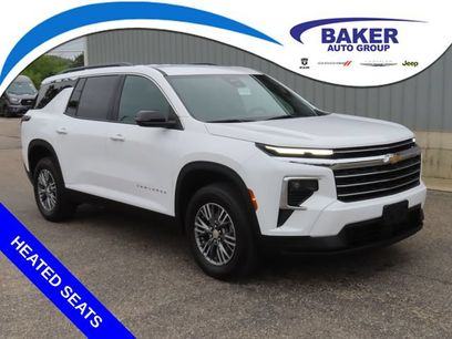Used 2025 Chevrolet Traverse LT